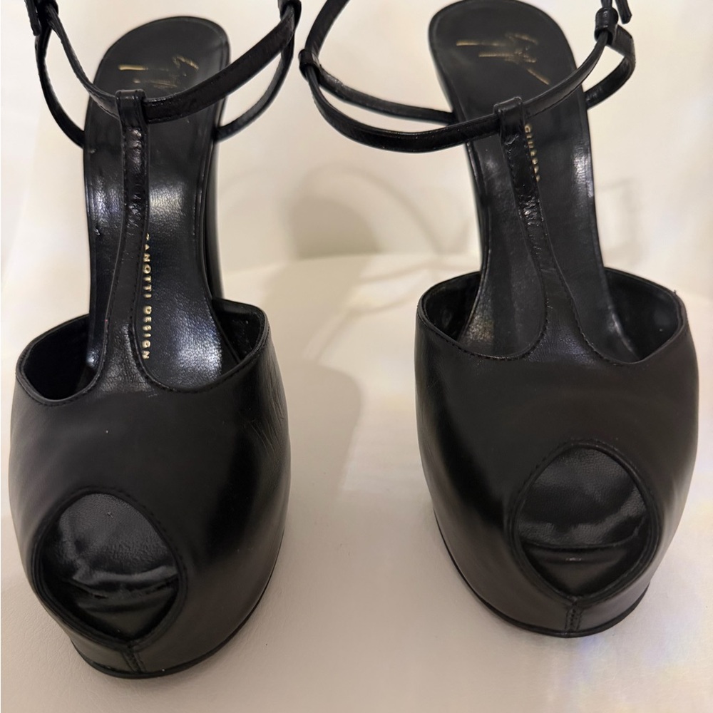 Giuseppe Zanotti Elegant Black Heels